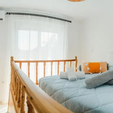 Oak 32 Apartment, Pilona * Vlicha