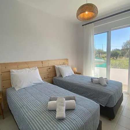 アパート Oak 32 Apartment, Pilona