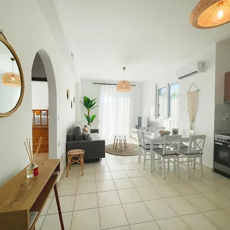 アパート Oak 32 Apartment, Pilona
