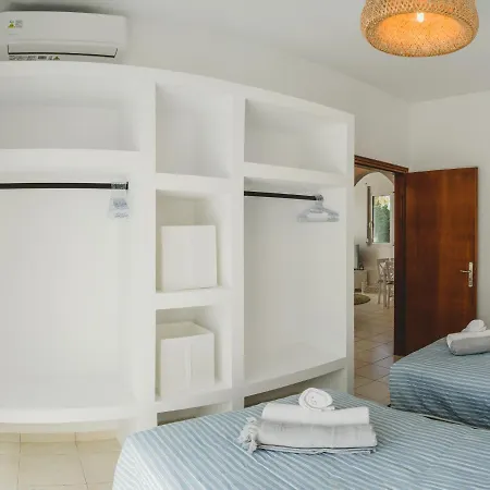 Oak 32 Apartment, Pilona アパート *