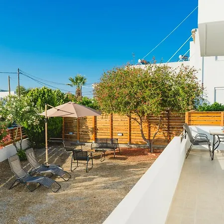 Oak 32 Apartment, Pilona アパート *