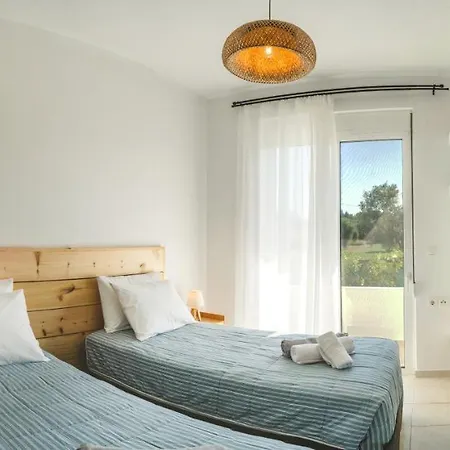 Oak 32 Apartment, Pilona アパート