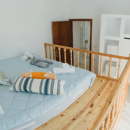 Oak 32 Apartment, Pilona アパート *